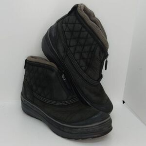 Clarks Muckers Swale Women's Pre-owned Black Waterproof Snow Boots - sz. 7 1/2M